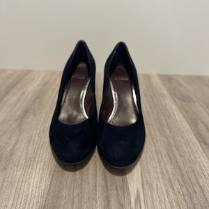 Stuart Weitzman Navy Heels
